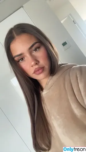 Leah Halton / leahhalton_ nude photo #1551