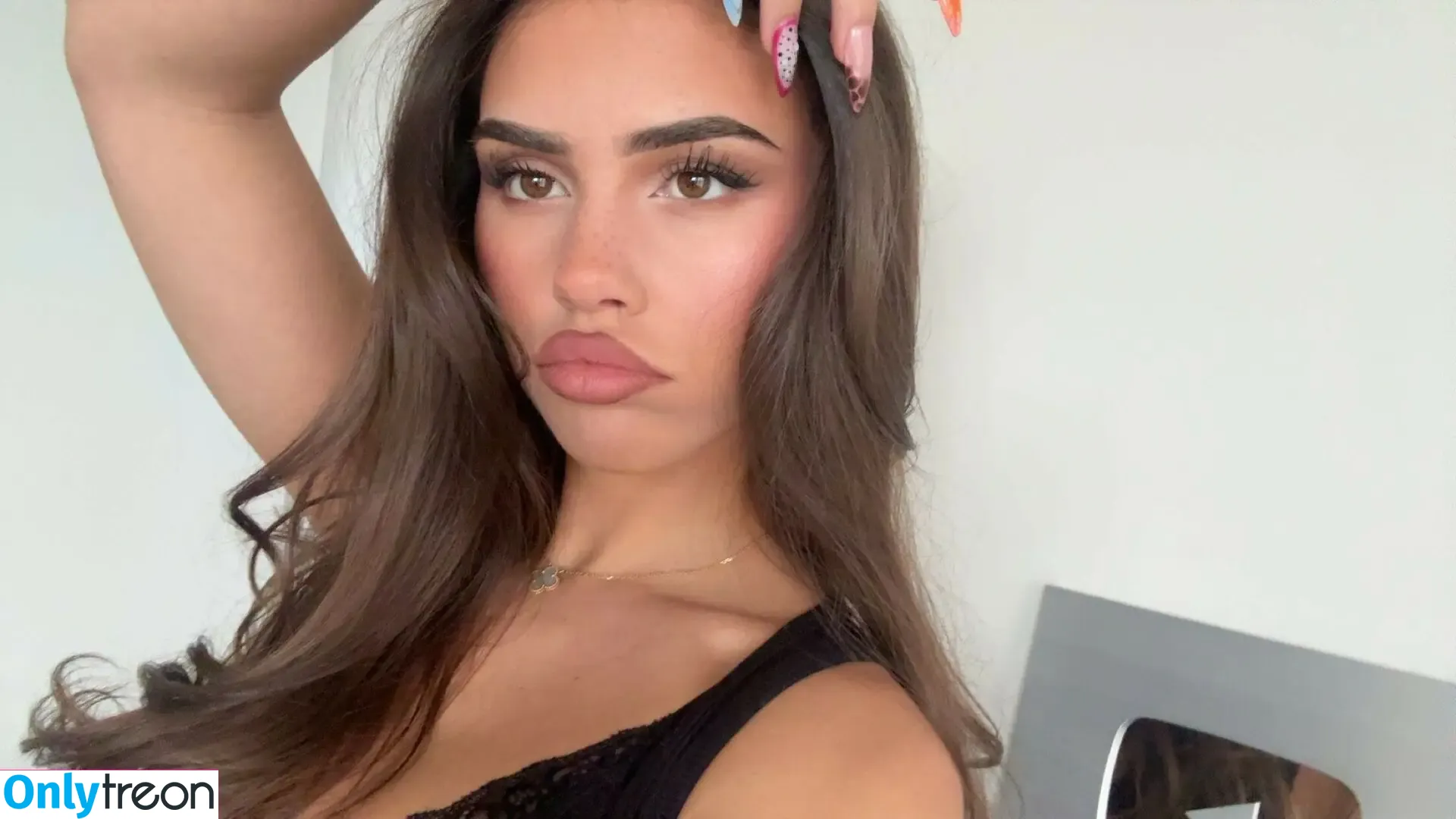 Leah Halton nude photo #1594 (leahhalton_)