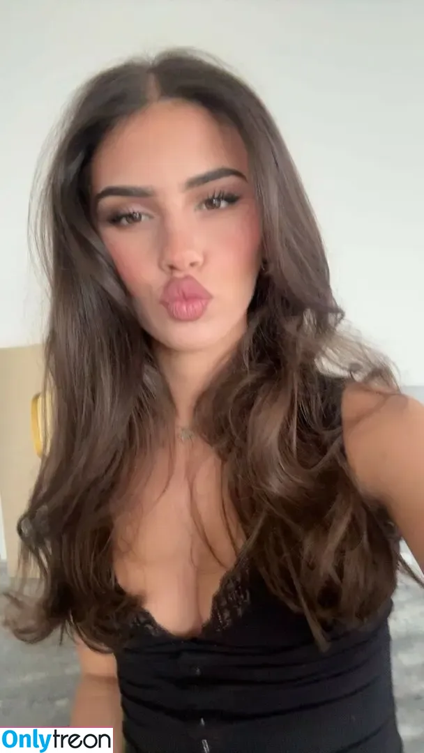 Leah Halton nude photo #1596 (leahhalton_)