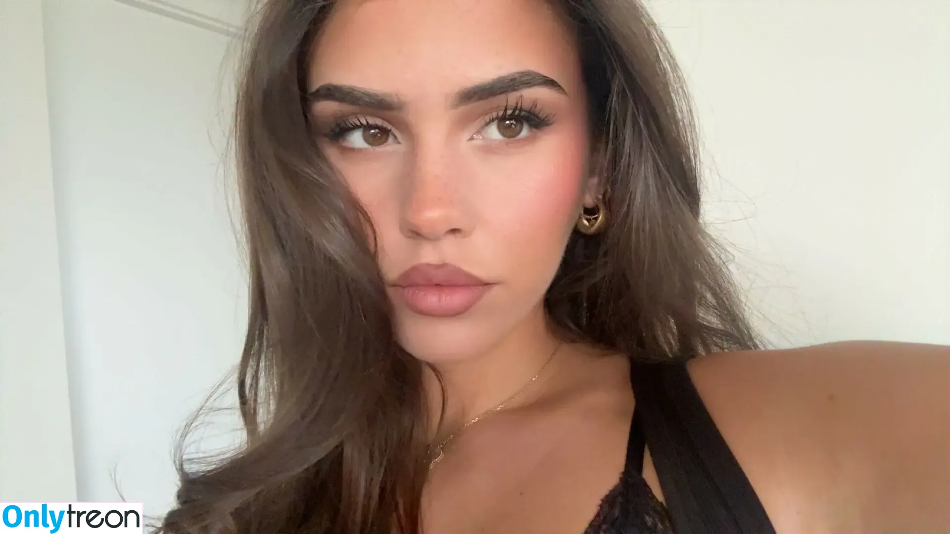 Leah Halton nude photo #1602 (leahhalton_)