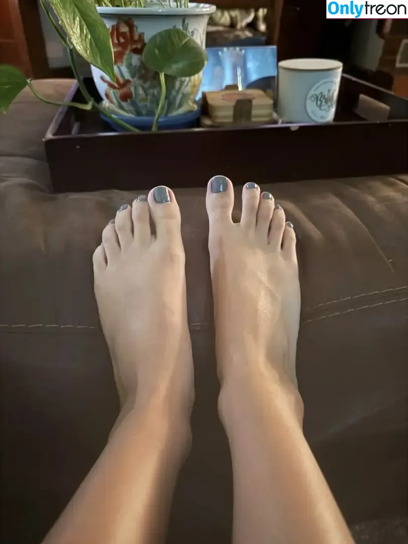 Leah Remini nude photo #0339 (104974539 / leahremini)
