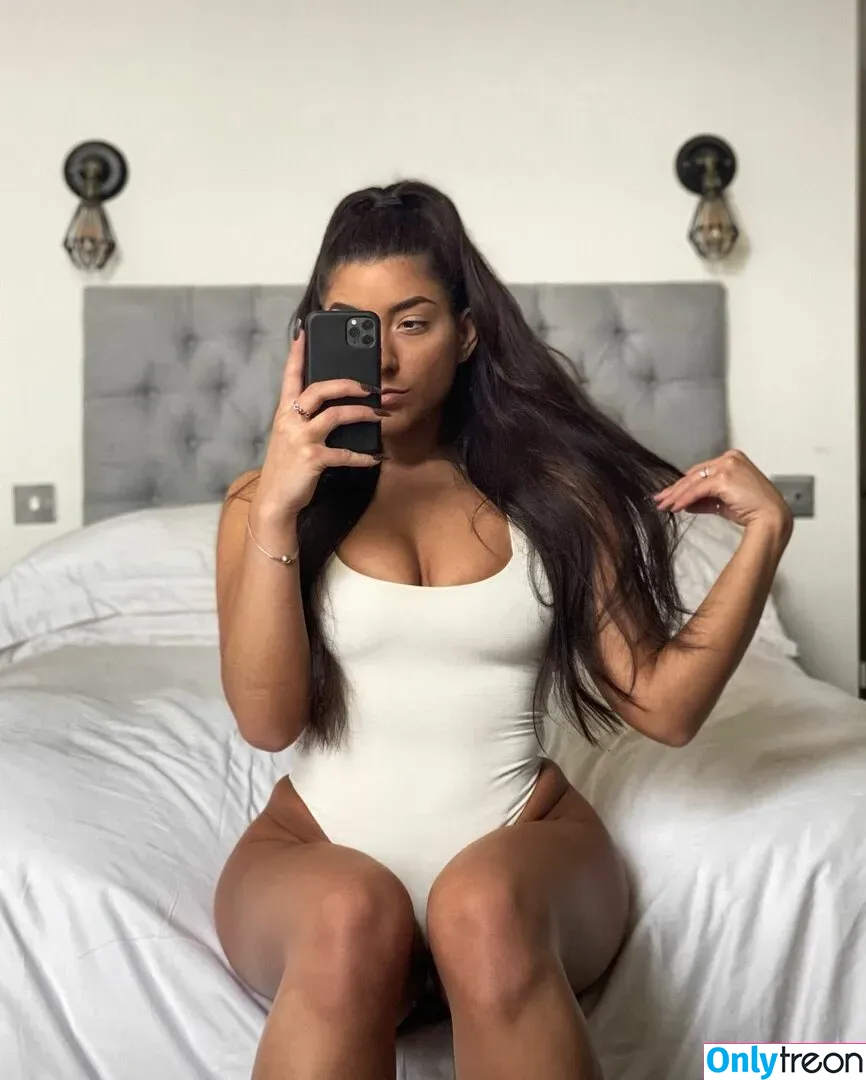 Leah Shutkever nude photo #0005 (shutkeverofficial)