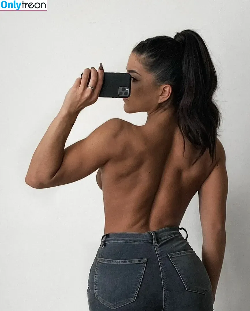 Leah Shutkever nude photo #0021 (shutkeverofficial)
