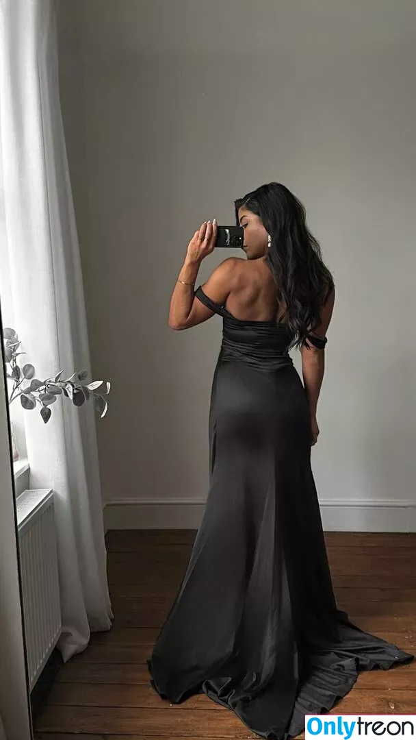 Leah Shutkever nude photo #0113 (shutkeverofficial)