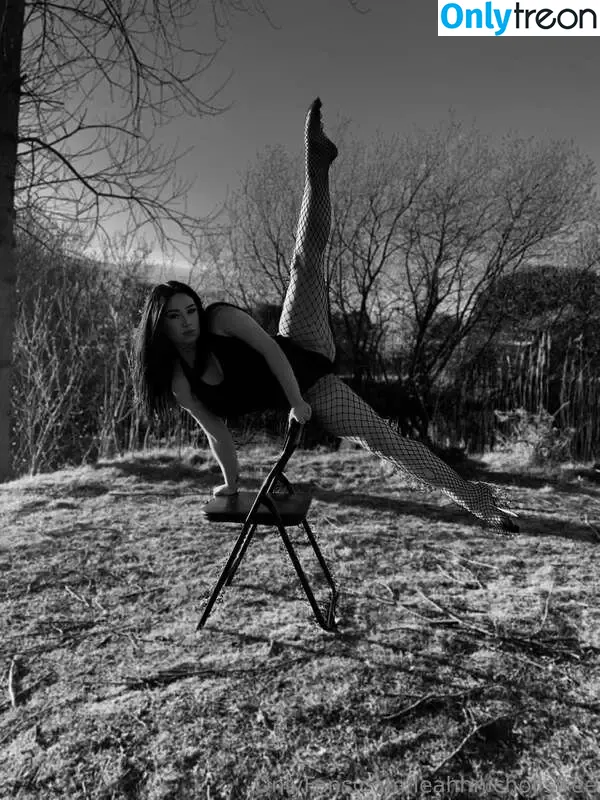 leahhnichollsfree голая photo #0003 (leahhnicholls)
