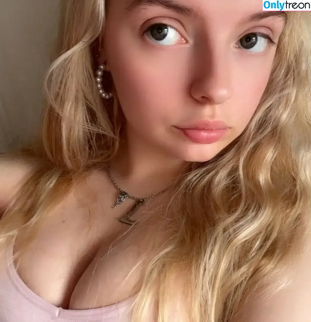Leahmaggiel_ nude photo #0009 (leahmogford)