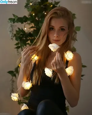 lealyferra / lea.ly / lealyferra nude photo #0047
