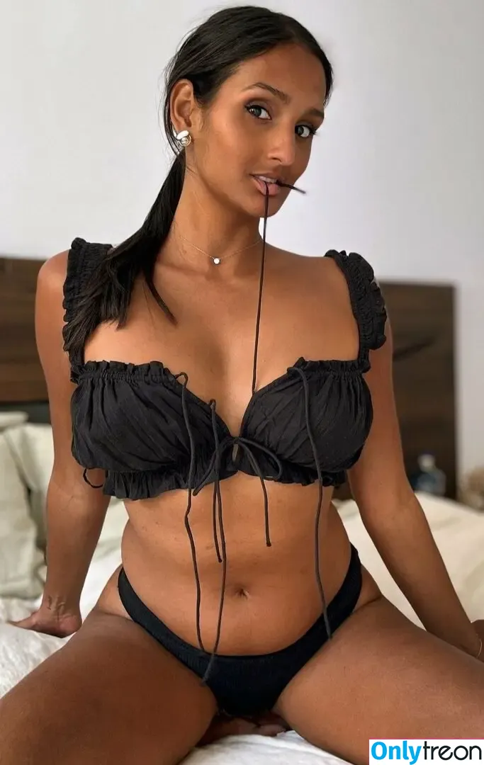 leamonet nude photo #0081 (ninalea.m)