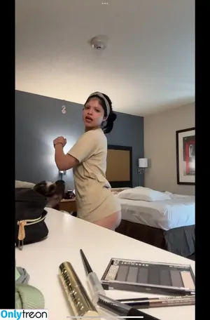 Leannnoriega / hidingfromleann / leann.noriega / leannerose1x / leannmoniquee nude photo #0008