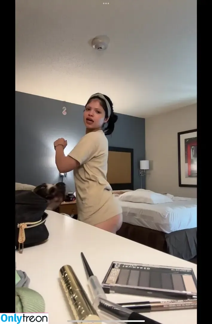 Leannnoriega голая photo #0008 (hidingfromleann / leann.noriega / leannerose1x / leannmoniquee)