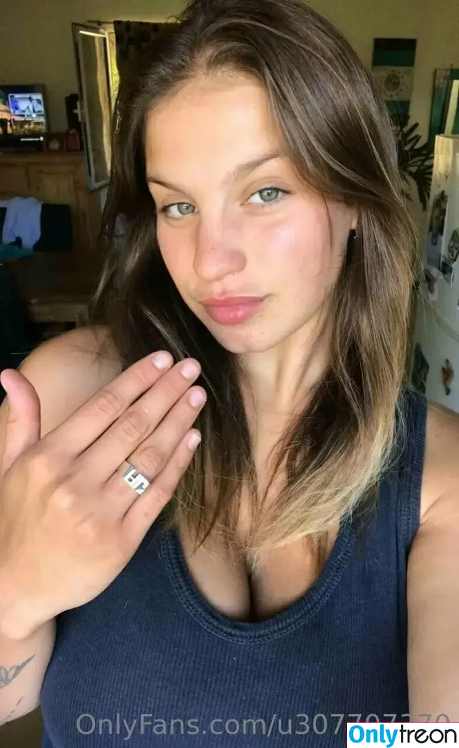 leasanz nude photo #0009 (leasanzz)