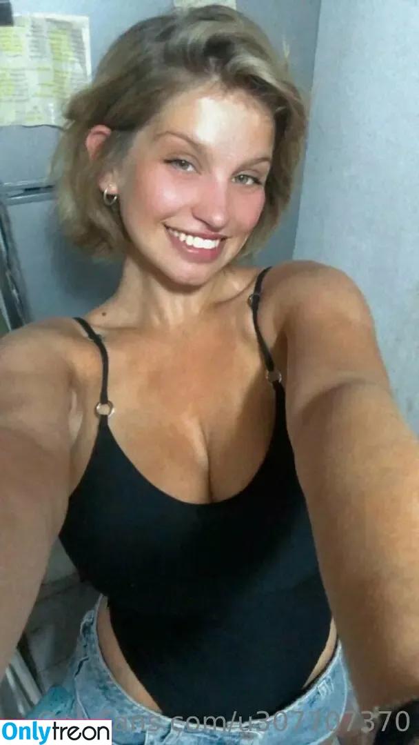leasanz nude photo #0021 (leasanzz)