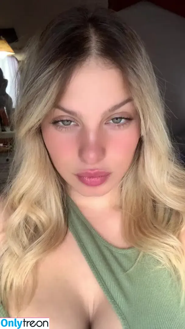 leasanz nude photo #0061 (leasanzz)