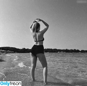 leasophie_official98 / leaa_sophiee98 фото голая #0122