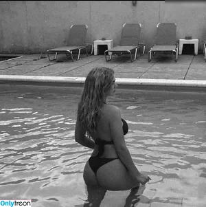leasophie_official98 / leaa_sophiee98 фото голая #0145