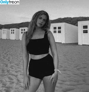 leasophie_official98 / leaa_sophiee98 фото голая #0149