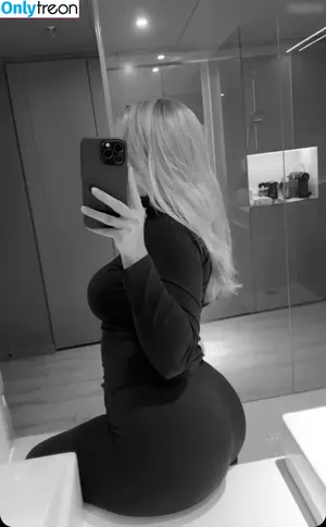 leasophie_official98 / leaa_sophiee98 фото голая #0178