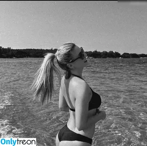 leasophie_official98 / leaa_sophiee98 фото голая #0202