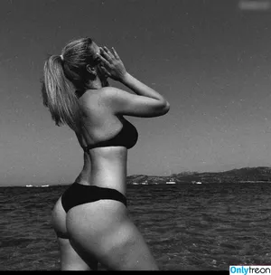 leasophie_official98 / leaa_sophiee98 фото голая #0231