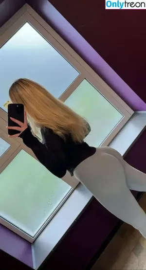 leasophie_official98 / leaa_sophiee98 фото голая #0328
