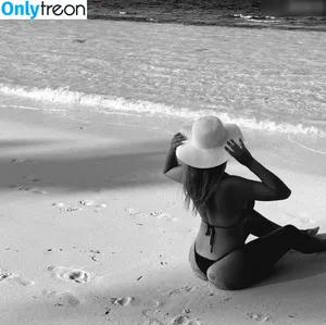 leasophie_official98 / leaa_sophiee98 фото голая #0333