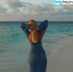 leasophie_official98 / leaa_sophiee98 фото голая #0343