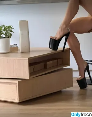 Leave The High Heels On / Leave the high heels on! фото голая #0239