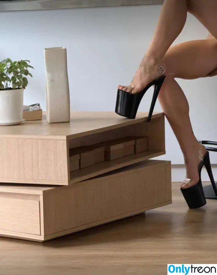 Leave The High Heels On голая photo #0239 (Leave the high heels on!)