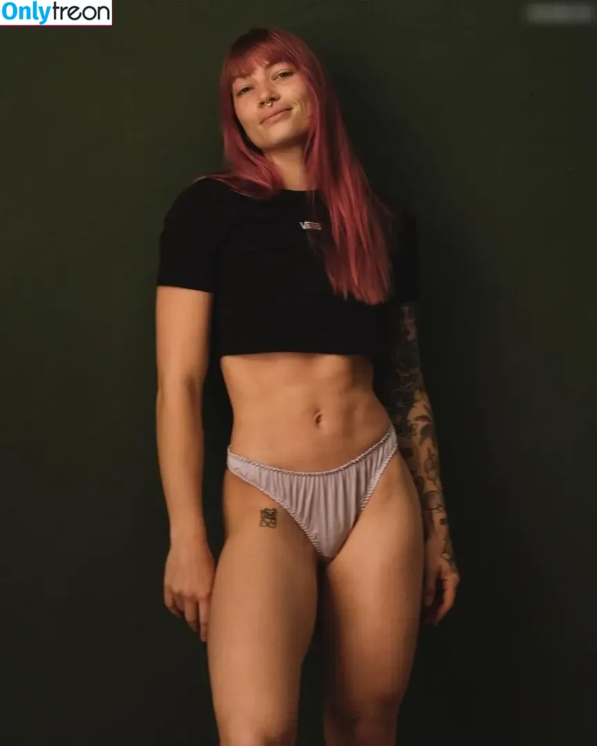 Leawolff nude photo #0024 (dreamsofleana / leawolff__)