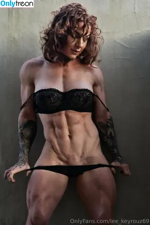 lee_keyrouz69 / itsloraleerose фото голая #0295