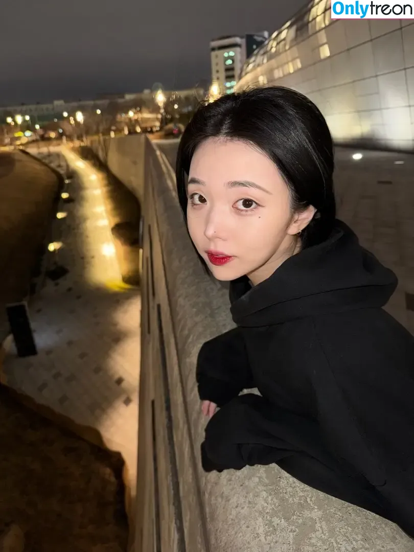 Lee Yeonwoo nude photo #0297 (yeonwooahh / 이연우)