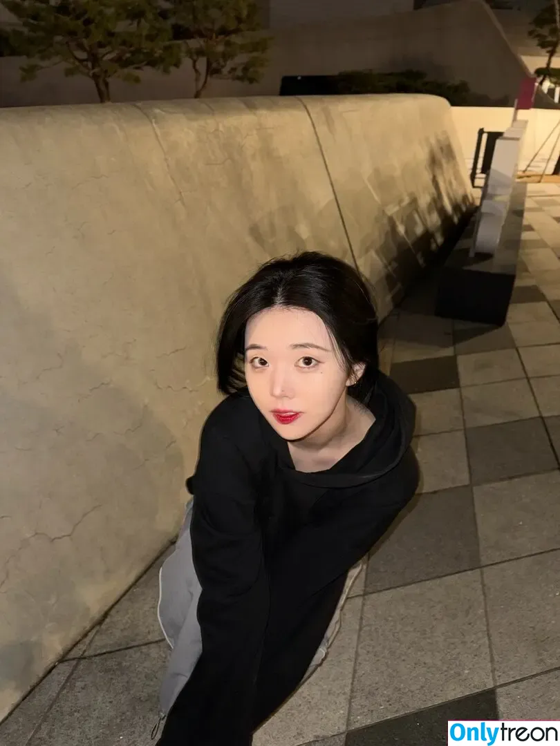Lee Yeonwoo nude photo #0299 (yeonwooahh / 이연우)