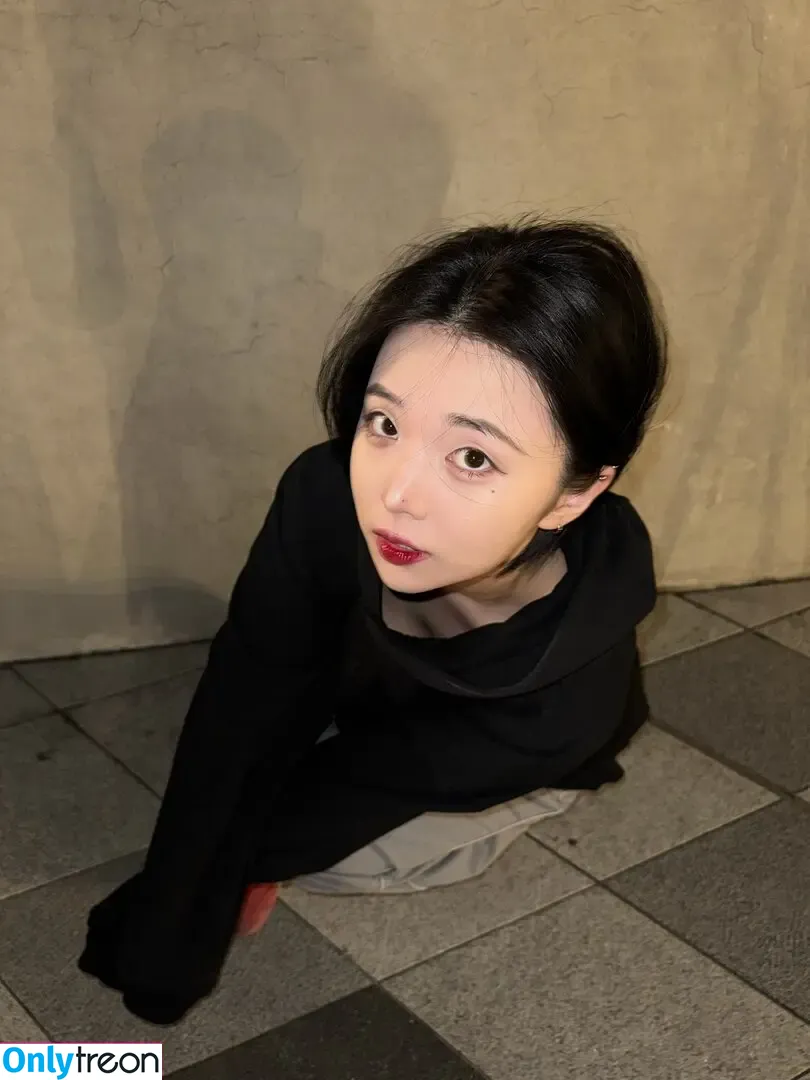 Lee Yeonwoo nude photo #0300 (yeonwooahh / 이연우)