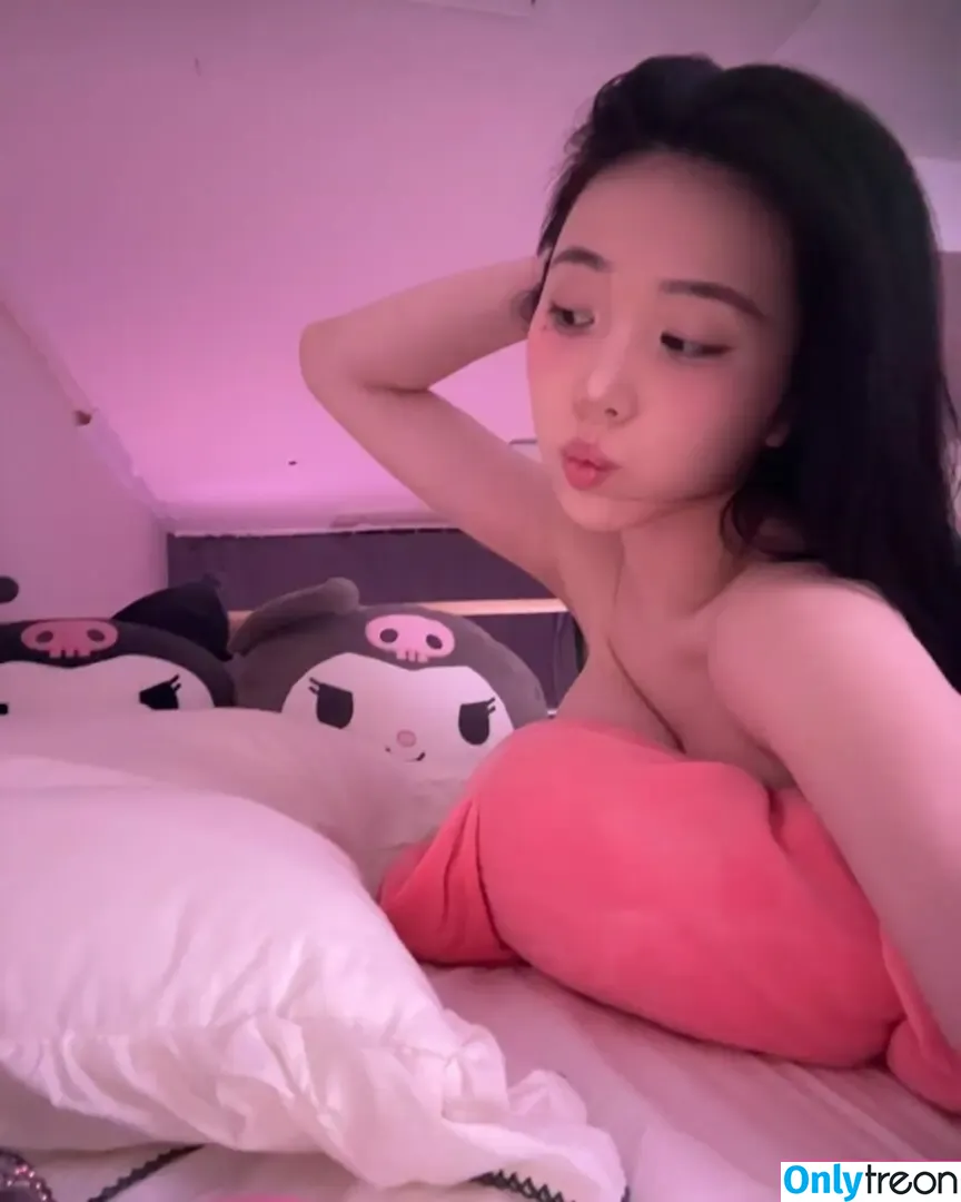 Lee Yeonwoo nude photo #0321 (yeonwooahh / 이연우)