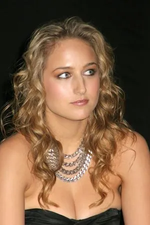 Leelee Sobieski / MissSobieski / leeleesobieskii nude photo #0043