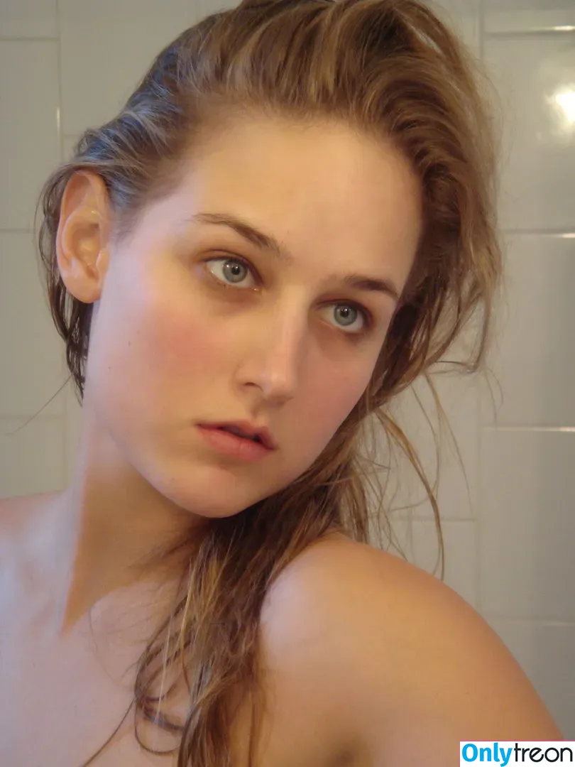 Leelee Sobieski nude photo #0002 (MissSobieski / leeleesobieskii)