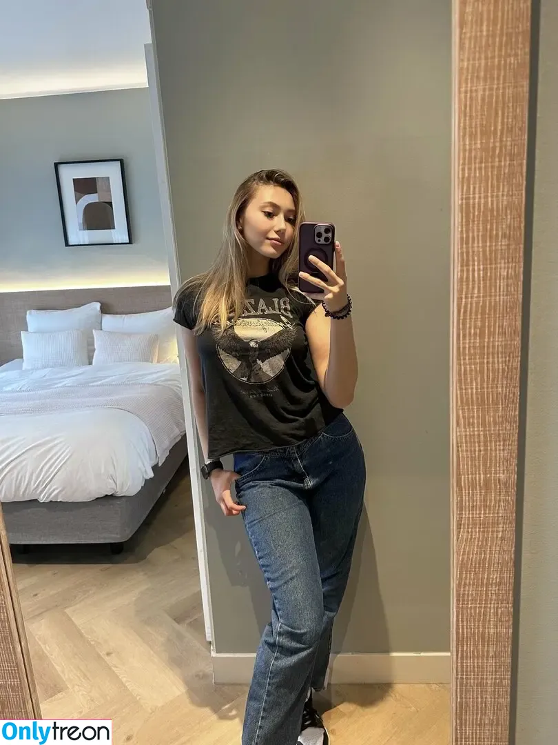 leiavo голая photo #0004 (leila.vo)