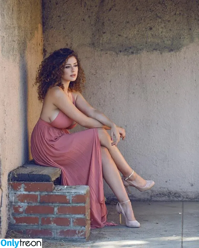 Leila Lowfire голая photo #0035 (Leilalowfire1 / leilalowfire)