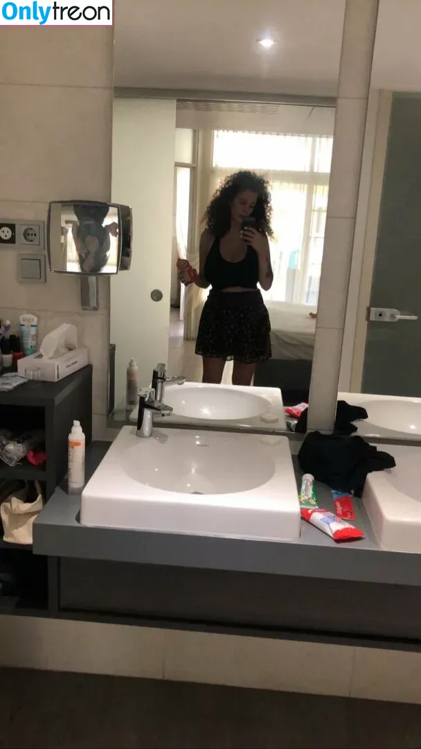 Leila Lowfire голая photo #0038 (Leilalowfire1 / leilalowfire)