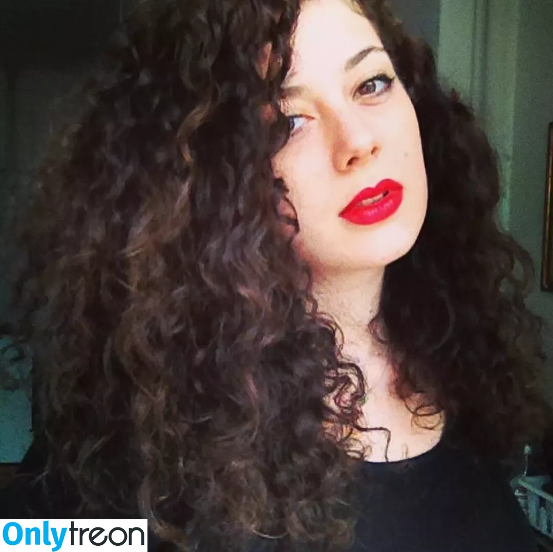 Leila Lowfire голая photo #0234 (Leilalowfire1 / leilalowfire)