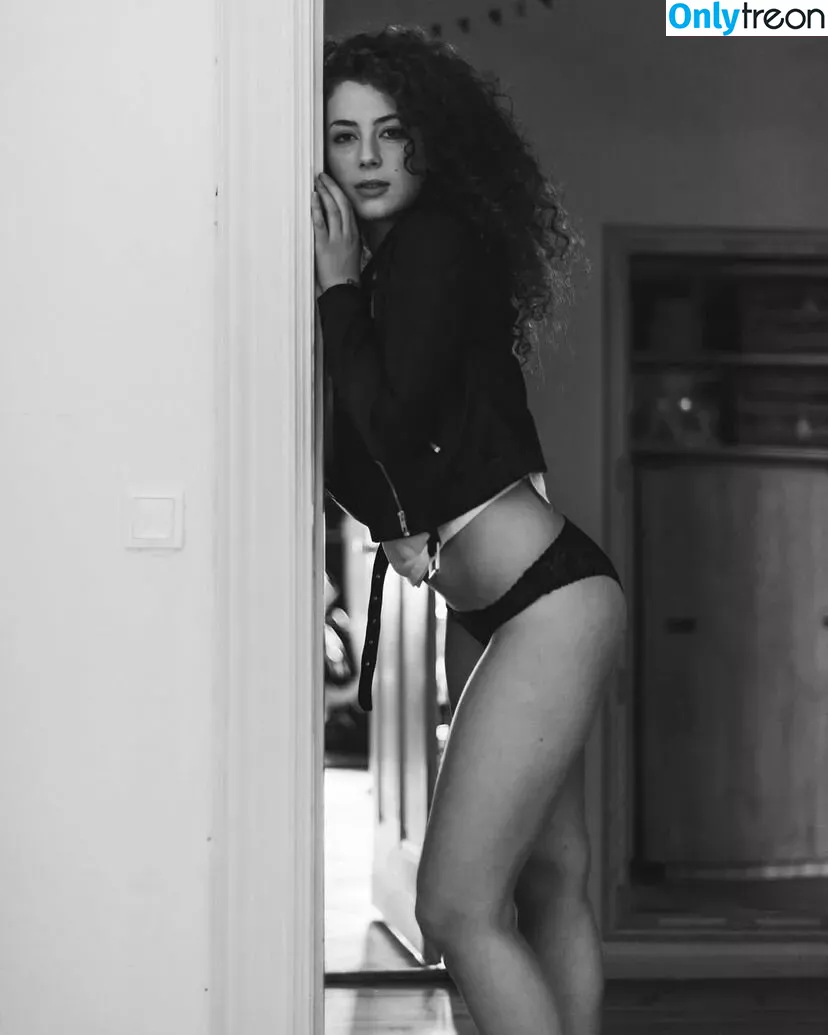Leila Lowfire nude photo #0236 (Leilalowfire1 / leilalowfire)