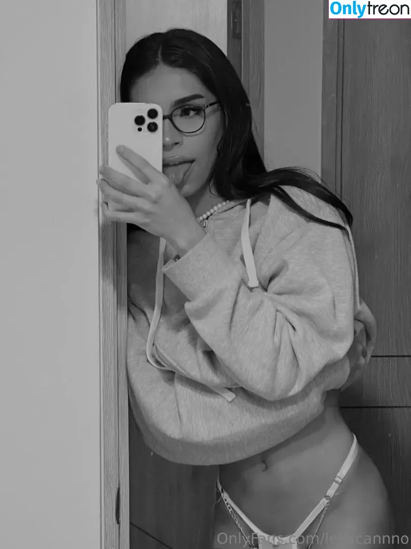 leilacannno nude photo #0012 (leilacannnno)