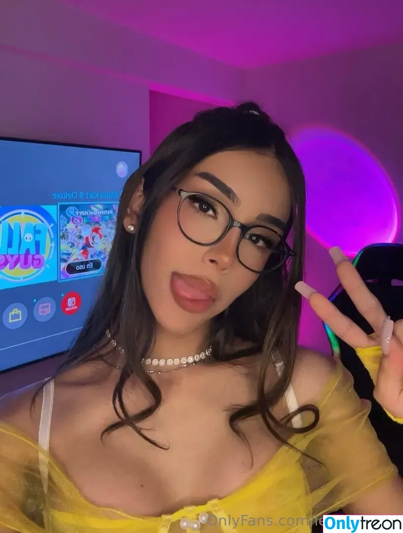 leilacannno nude photo #0020 (leilacannnno)