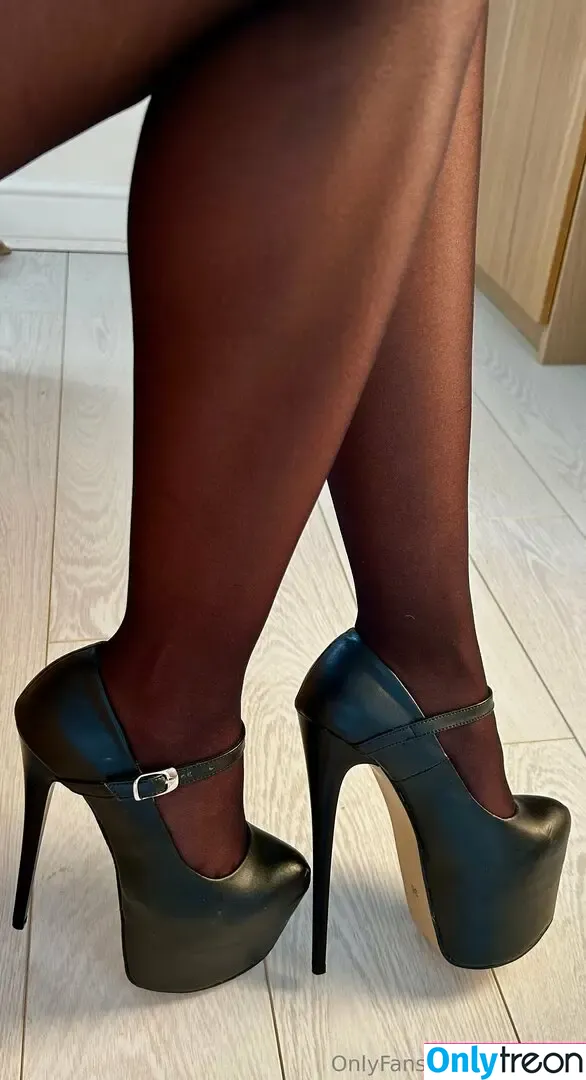 leilasize3 nude photo #0004 (vegasfunjunkie)