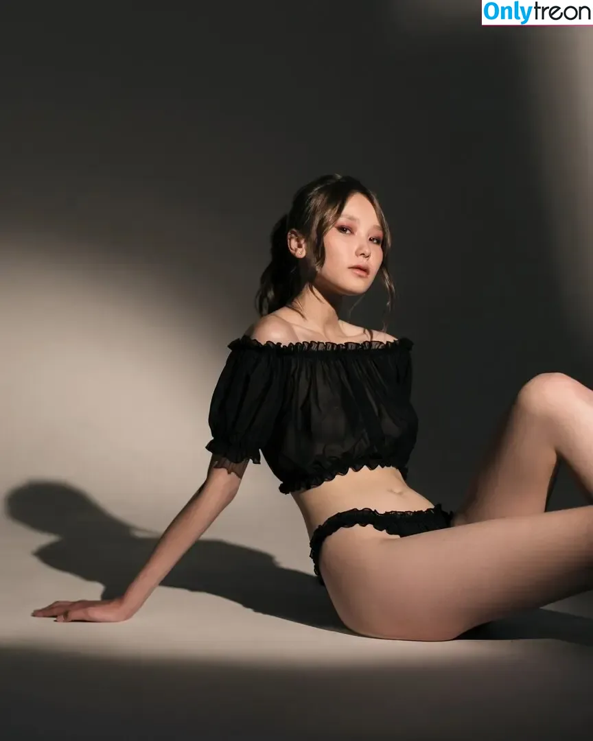 lek2cb nude photo #0012 (llsakhiya)
