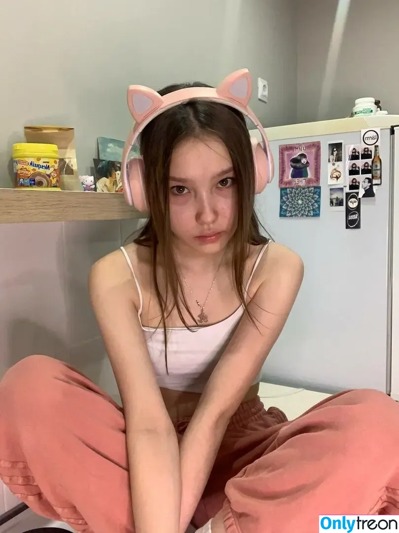 lek2cb nude photo #0015 (llsakhiya)