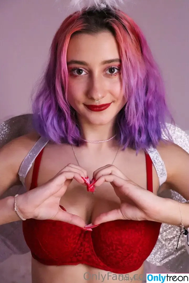 leliloo nude photo #0813 (lelilou.official)