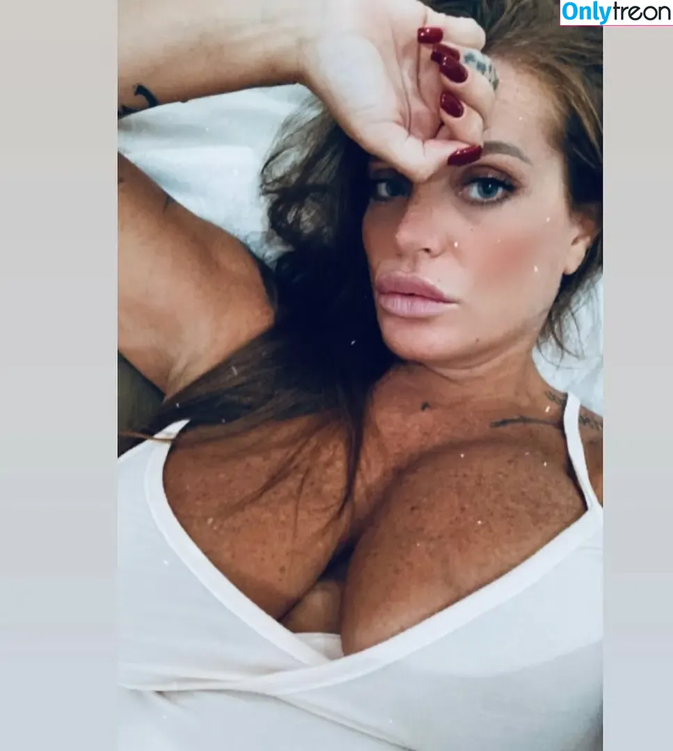 Lella Montagna nude photo #0002 (montagnalella)