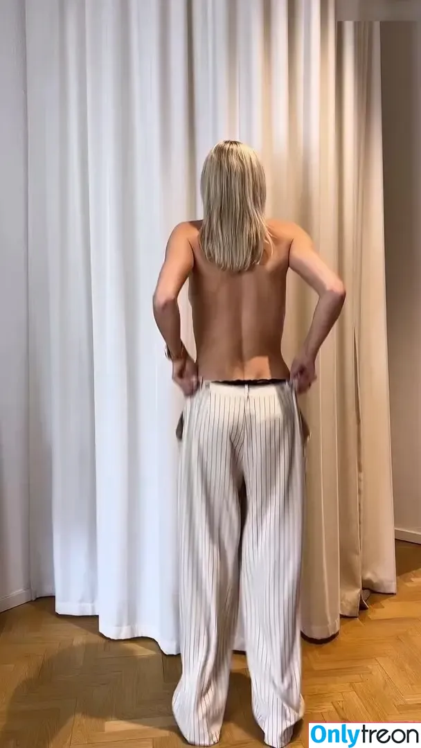 Lena Gercke nude photo #1357 (lenagercke)