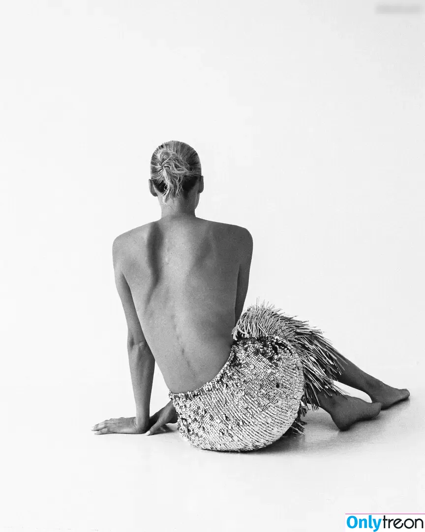 Lena Gercke nude photo #1384 (lenagercke)